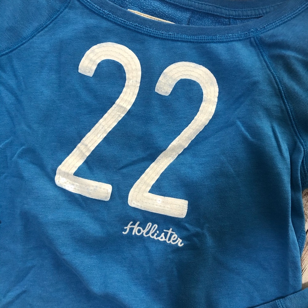 Hollister wide crew neck sweatshirt M - Picture 2 of 4